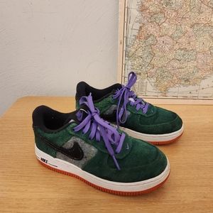 Nike Force 1 LV8 Gorge Green Black Psychic Purple Size 1Y Sneakers